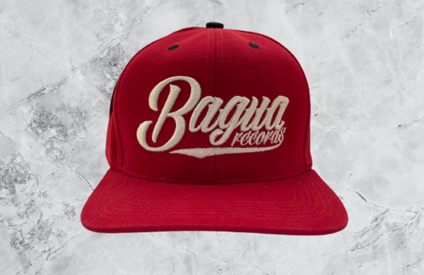 Boné SnapBack Aba Curva - Vermelho - Grafismo em branco - Bagua records
