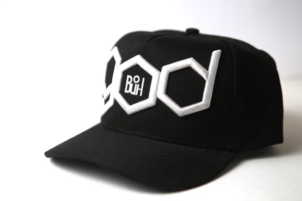 Boné Snapback Preto "BüH" Bordado 3D - Design Exclusivo