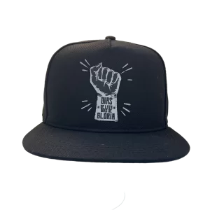 Boné snapback preto com estampa frontal "Dias de Luta, Dias de Glória". Modelo com aba reta e estilo forte para destacar sua essência.